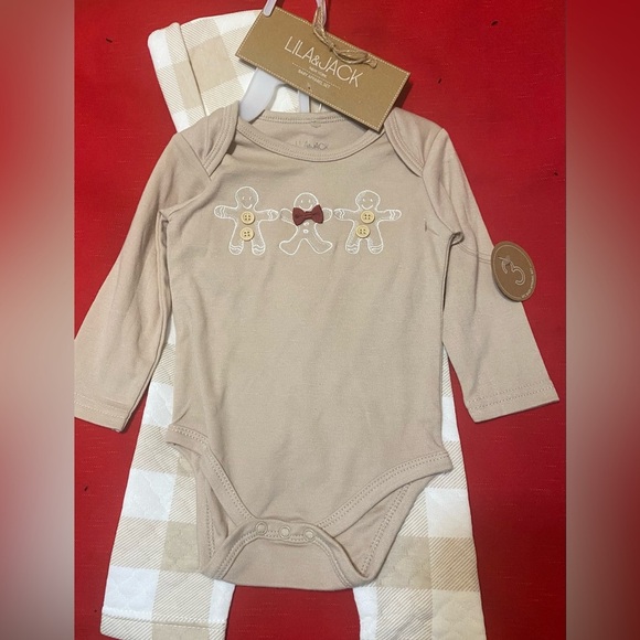 Lila & Jack 3-6 Month 3 Piece Baby Clothes with gingerbread design - Picture 1 of 7